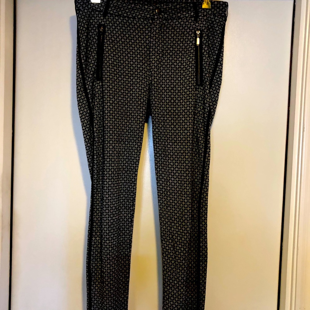 Extremely soft leggings from Poland. Classy accents create a posh, unique look.